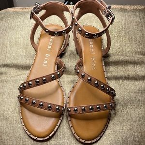 Gianni Bini sandals size 6